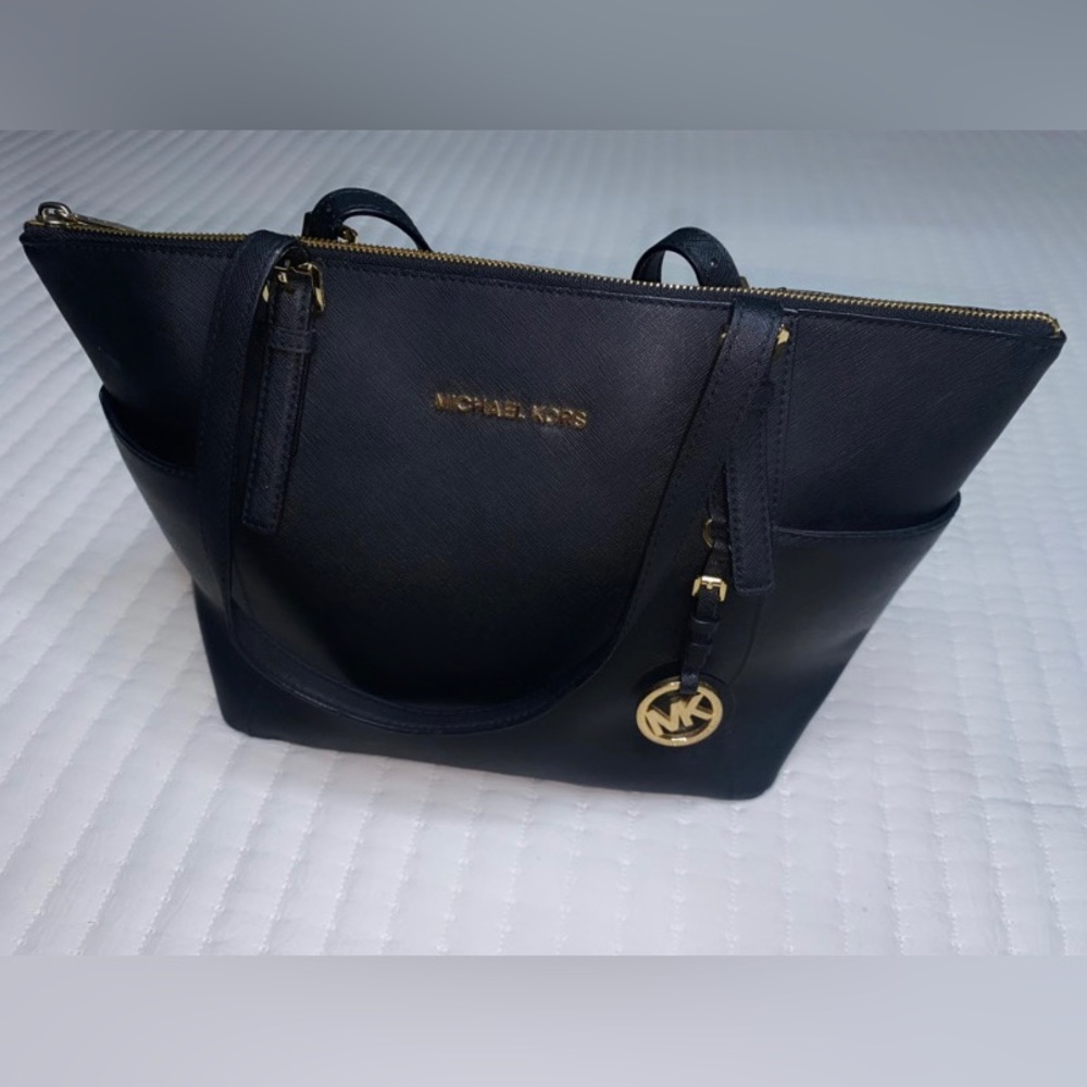 Michael Kors Mercer Large Pebbled Leather Accordion Tote Bag